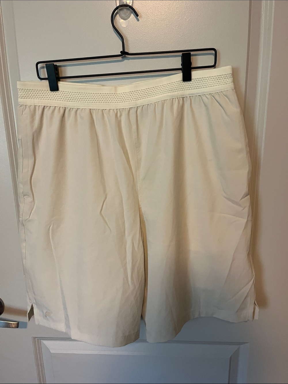 Men’s Cream Elastic-Waist Shorts
